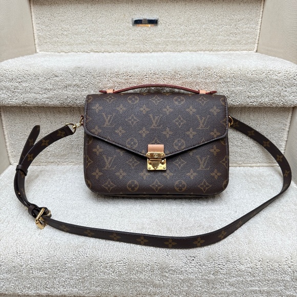 Louis Vuitton Monogram Pochette Metis - Picture 1 of 10